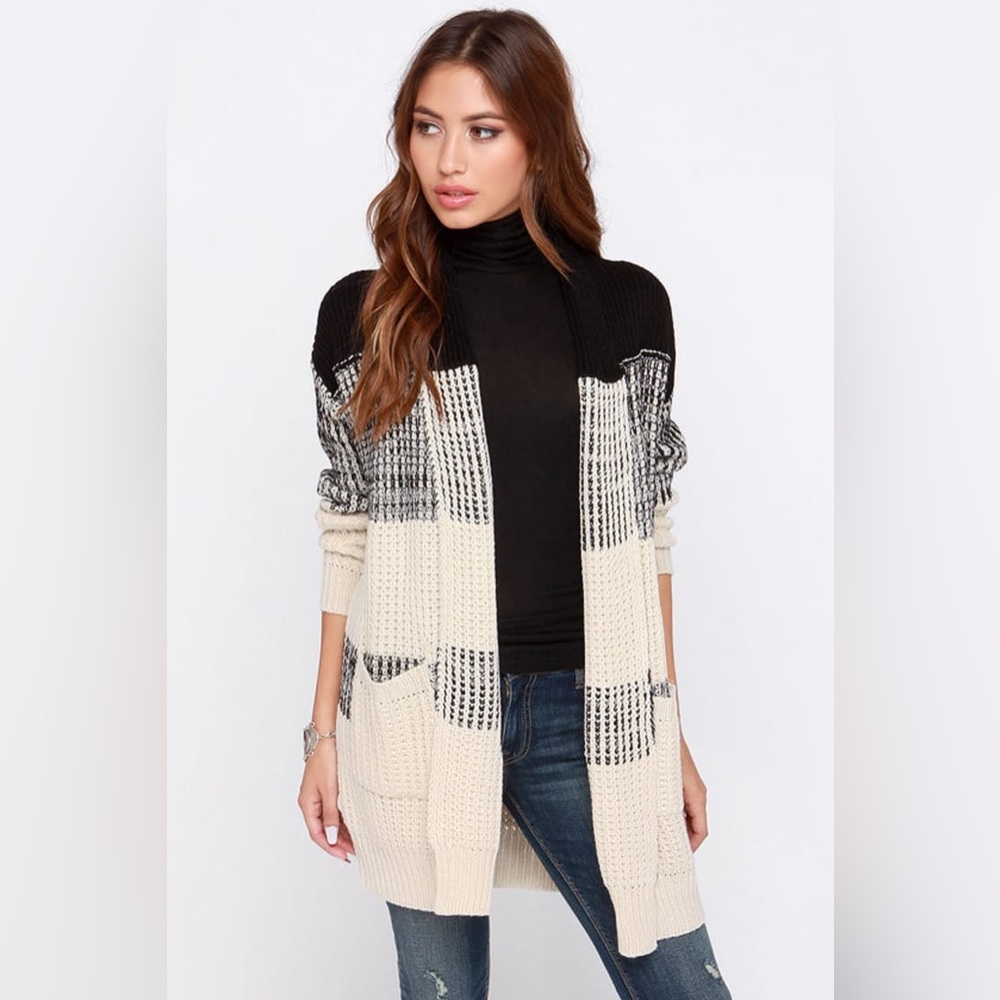 LULU’S There and Back Again Black and Beige Sweater size S